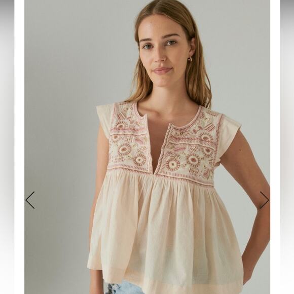 Lucky Brand Tops - Lucky Brand Top NWT Embroidered Flutter Short Sleeve V-Neck Womens Size Large
